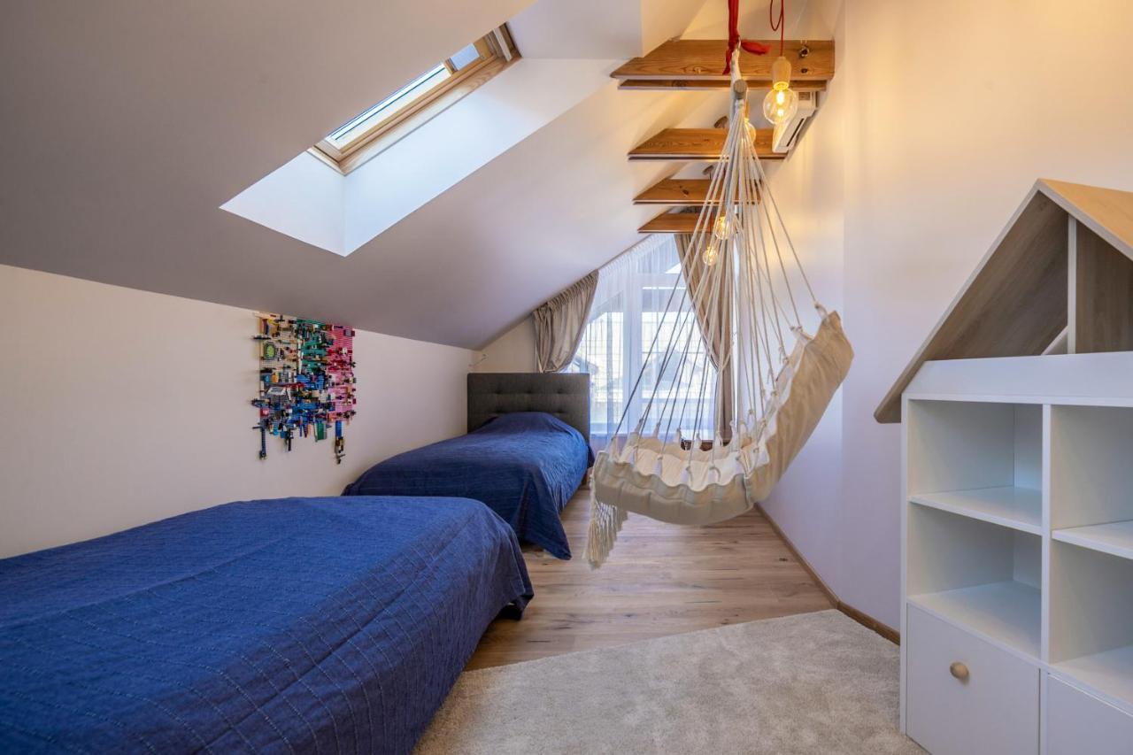 Nida Urbas Hill Apartments Bagian luar foto